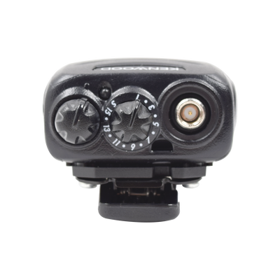 136-174 MHz, Práctico y Ligero, MIL-STD-810, 16 Canales, DTMF, IP54, VOX, Scan, Incluye antena, batería, cargador y clip