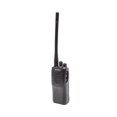136-174 MHz, Práctico y Ligero, MIL-STD-810, 16 Canales, DTMF, IP54, VOX, Scan, Incluye antena, batería, cargador y clip