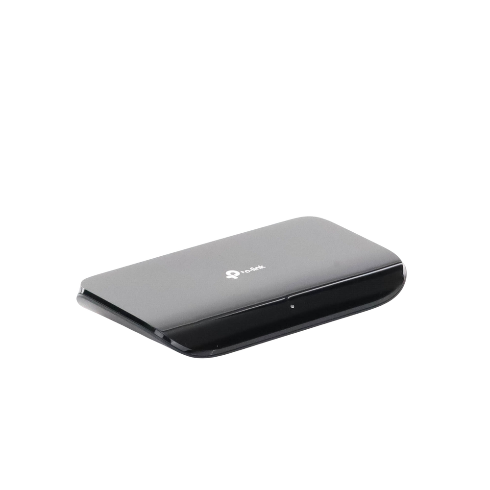 8-port 10/100/1000 Mbps desktop switch