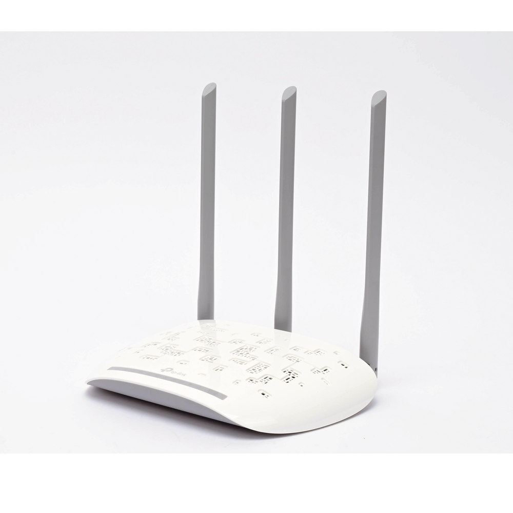 Wi-Fi Access Point/Repeater, 2.4 GHz, 450 Mbps, 3 external omnidirectional antennas, 1 10/100 Mbps WAN Port