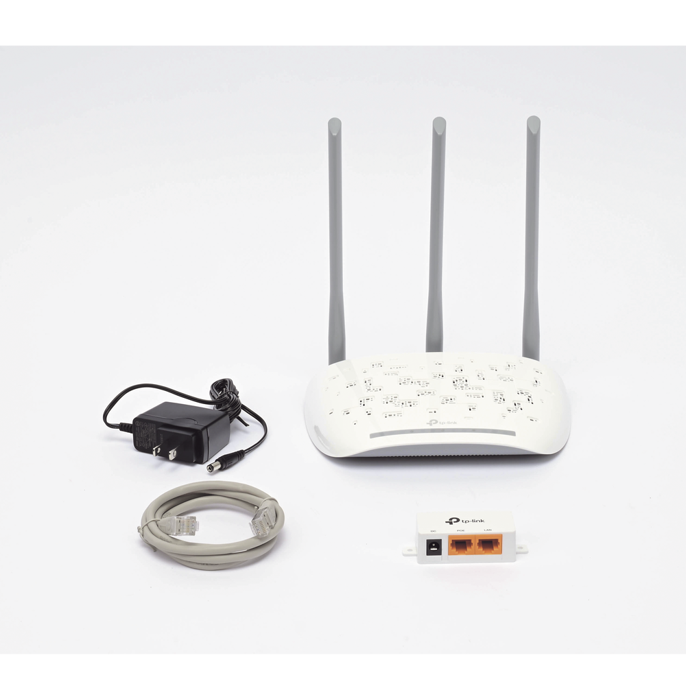 Wi-Fi Access Point/Repeater, 2.4 GHz, 450 Mbps, 3 external omnidirectional antennas, 1 10/100 Mbps WAN Port
