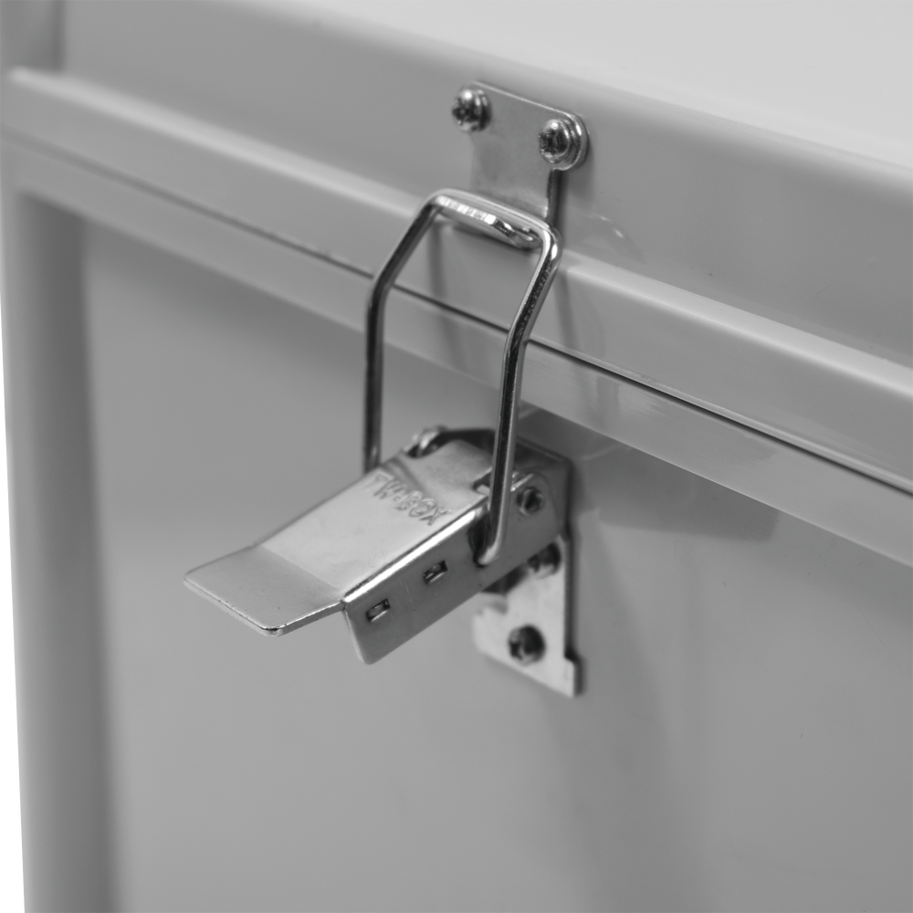 Plastic Outdoor Cabinet (IP65) 560 x 380 x 265 mm Snap closure.