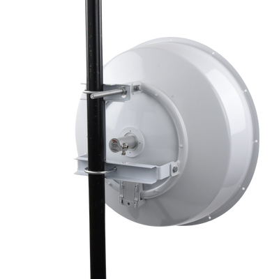 Antena direccional de alta resistencia, Ganancia 30 dBi, (4.9 -6.4 GHz), Plato hondo para mayor inmunidad al ruido, Cone