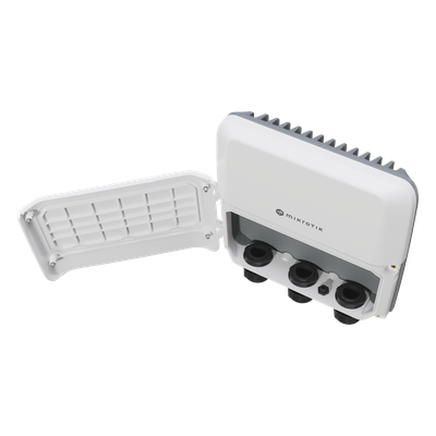 RB5009UPr+S+OUT 8 puertos PoE in/out, 1 SFP+, Solo RouterOS v7 para Exterior