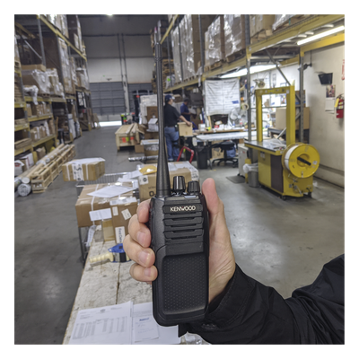 400-470 MHz, Digital DMR-Analógico, 5 Watts, 64 Canales, Roaming, Encriptación, GPS, Inc. antena, batería, cargador y cl