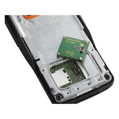 380-470 MHz, DTMF, Digital NXDN-DMR-Analógico, 5 W, Bluetooth, GPS, MicroSD, 1024 Canales, Incluye Batería, cargador, an